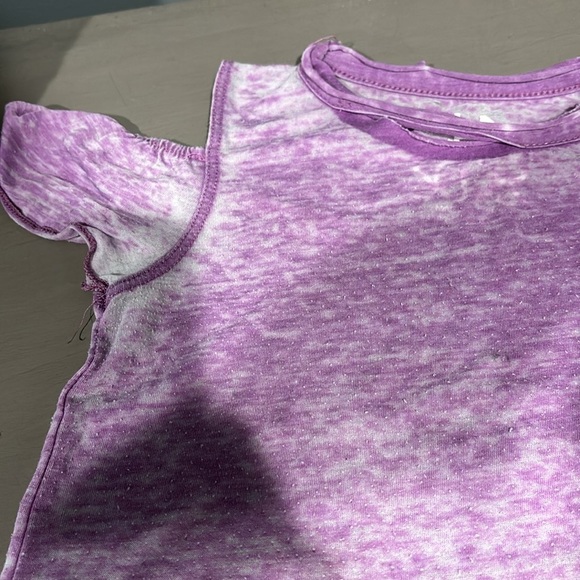 Chaser Cold Shoulder Kids Size 4 purple distressed top - Picture 3 of 5